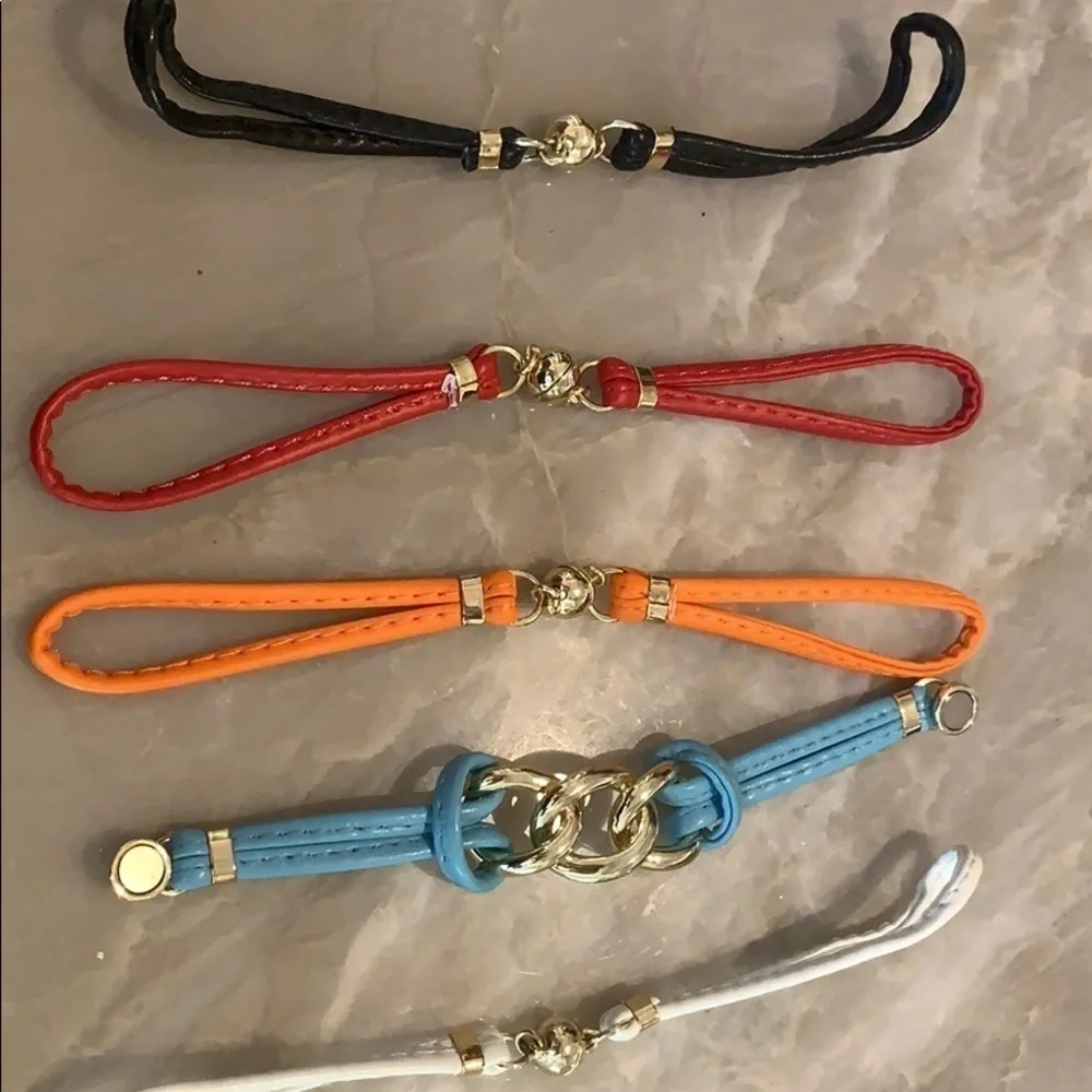 Bracelets - Picture 1 of 7
